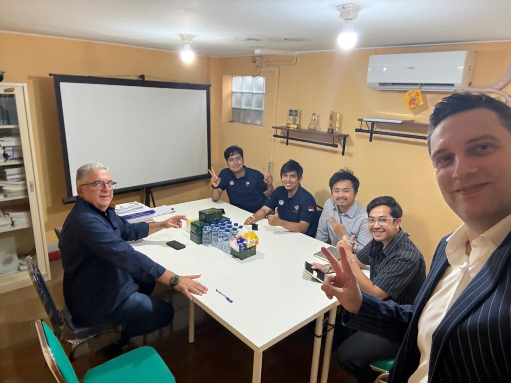 Meeting with the IMarE team during the Econav visit